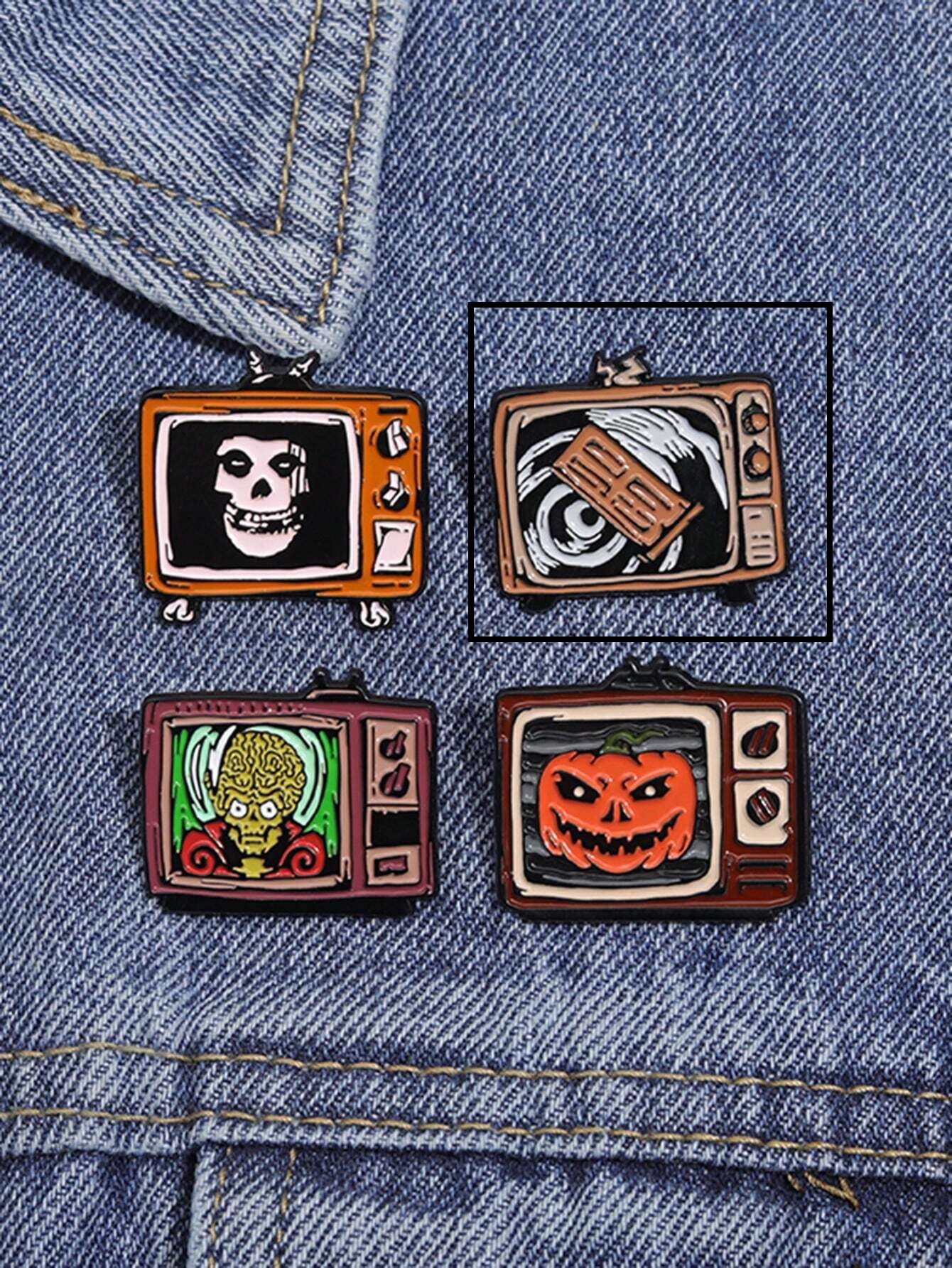 Pin colorido y esmaltado con diseño retro dentro de una TV - Imagen 4