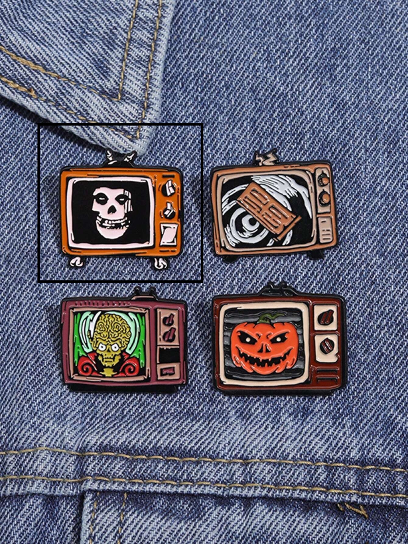 Pin colorido y esmaltado con diseño retro dentro de una TV - Imagen 7